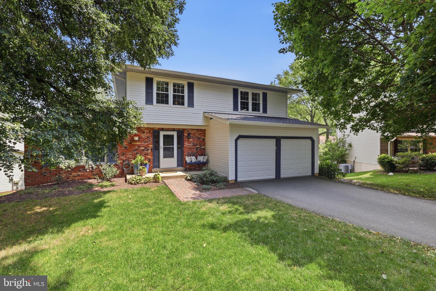 9825 Wolcott Drive