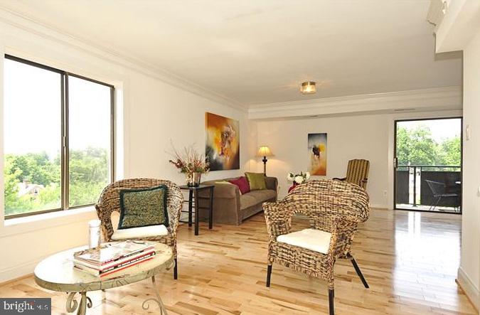 6001 Arlington Boulevard #816
