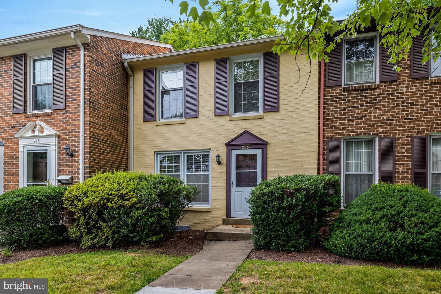 228 Commons Drive NW