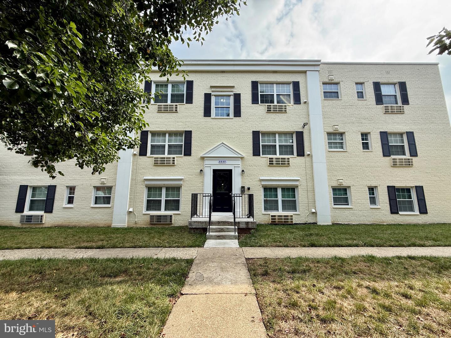 2237 Farrington Avenue #06-101