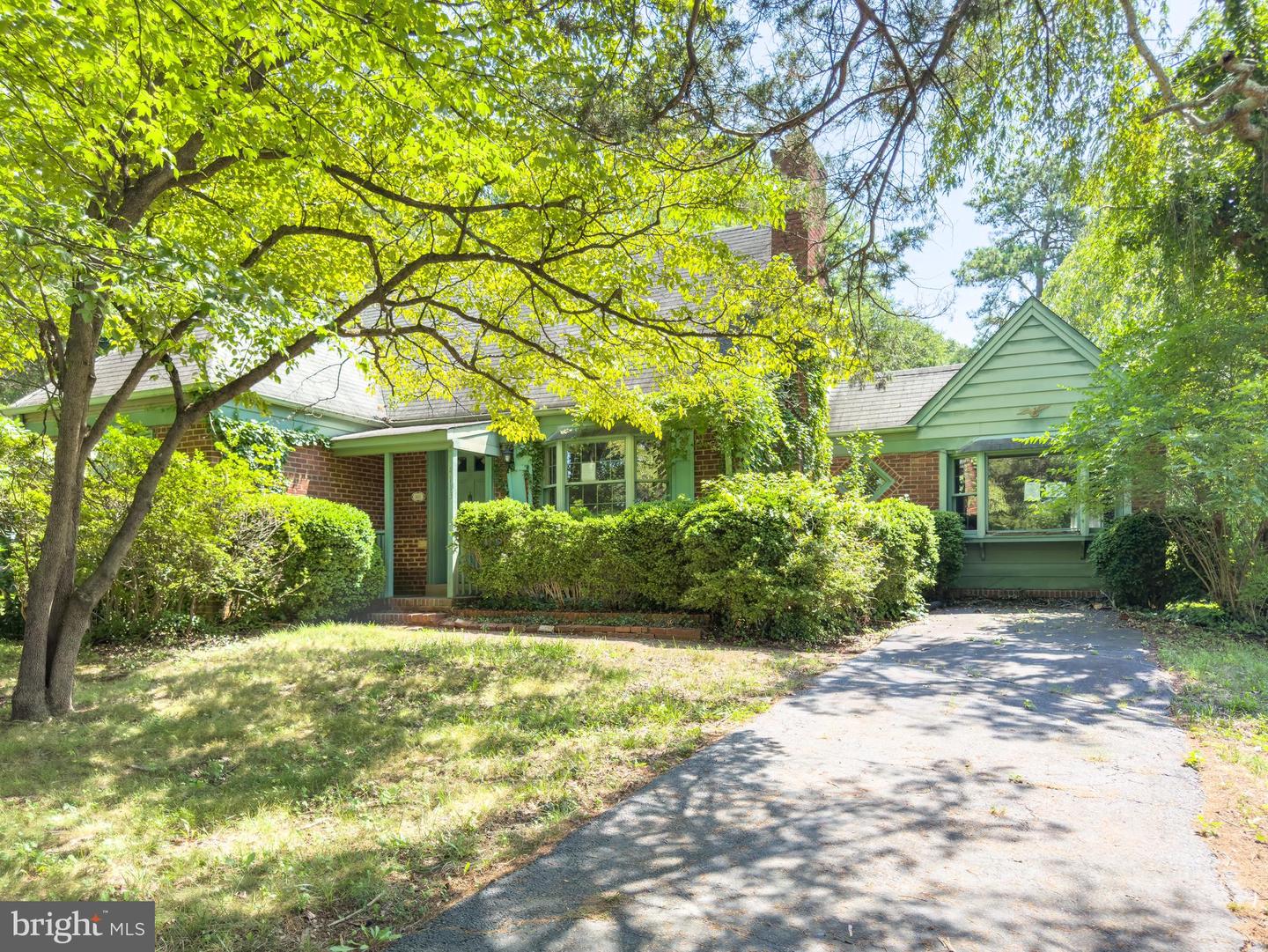 4113 Pineridge Drive