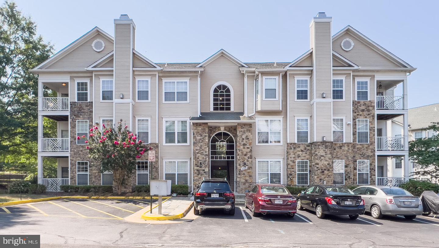 5921 Founders Crossing Court #102