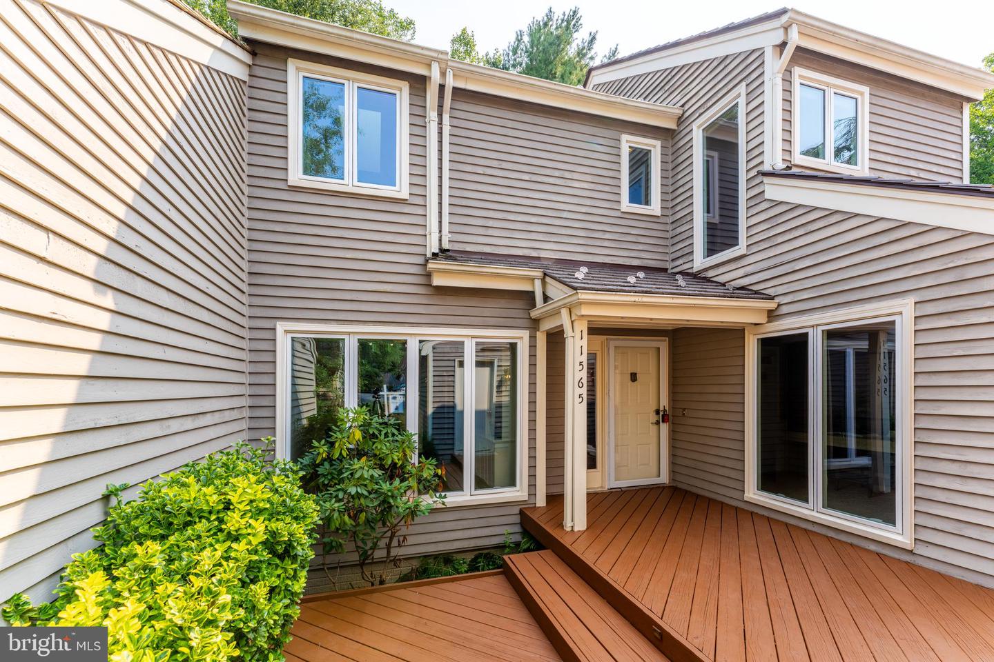 11565 Brass Lantern Court