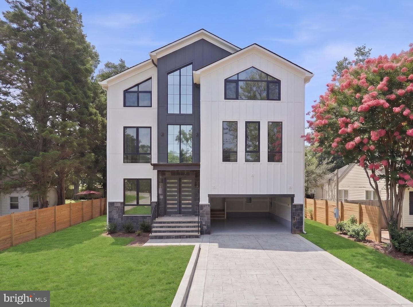 6931 Oak Ridge Road, Falls Church