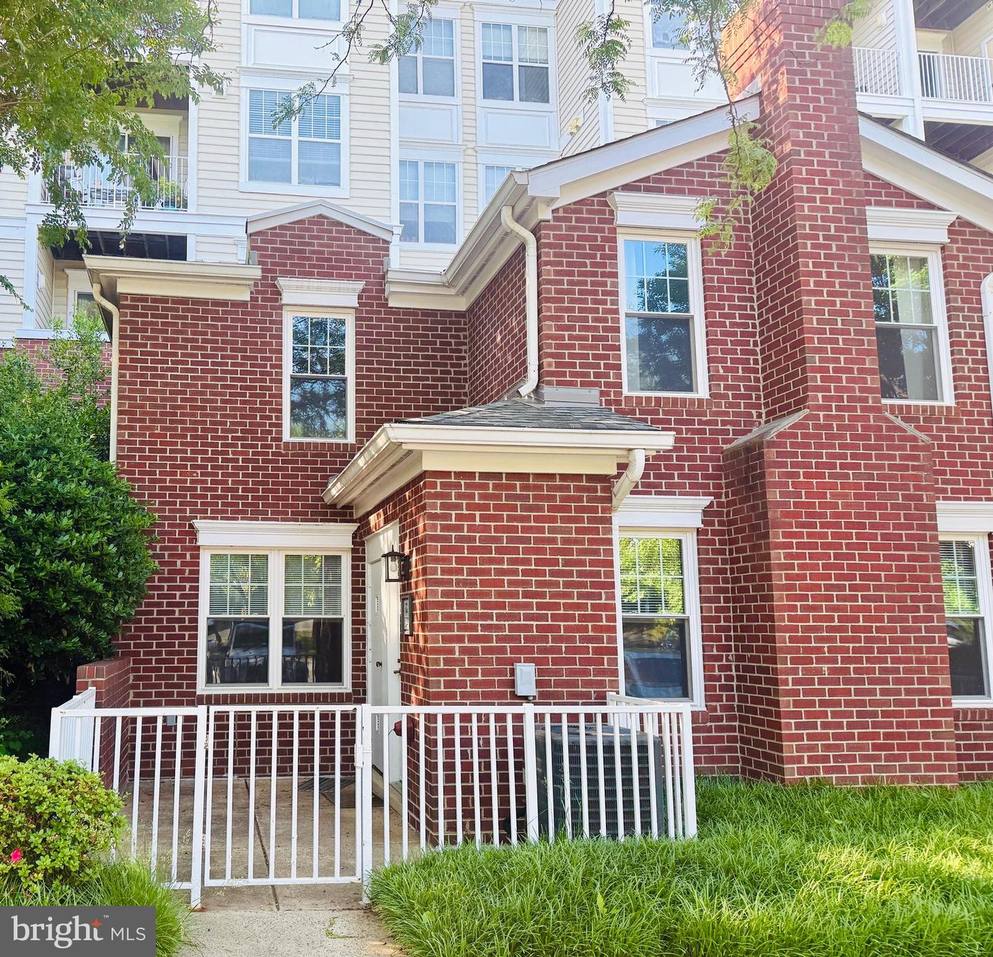 1641 International Drive #th-24