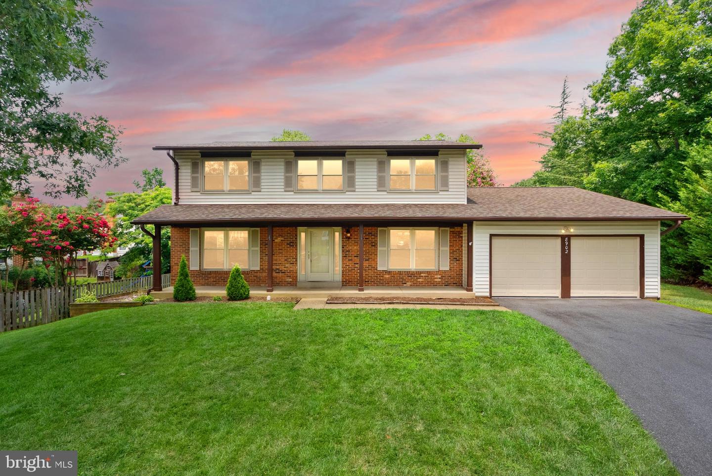 8902 Huxley Court