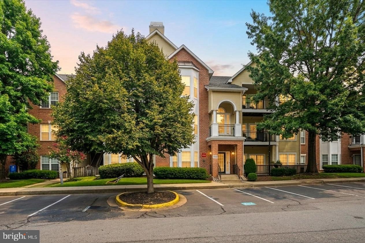 4142 Fountainside Lane #e102