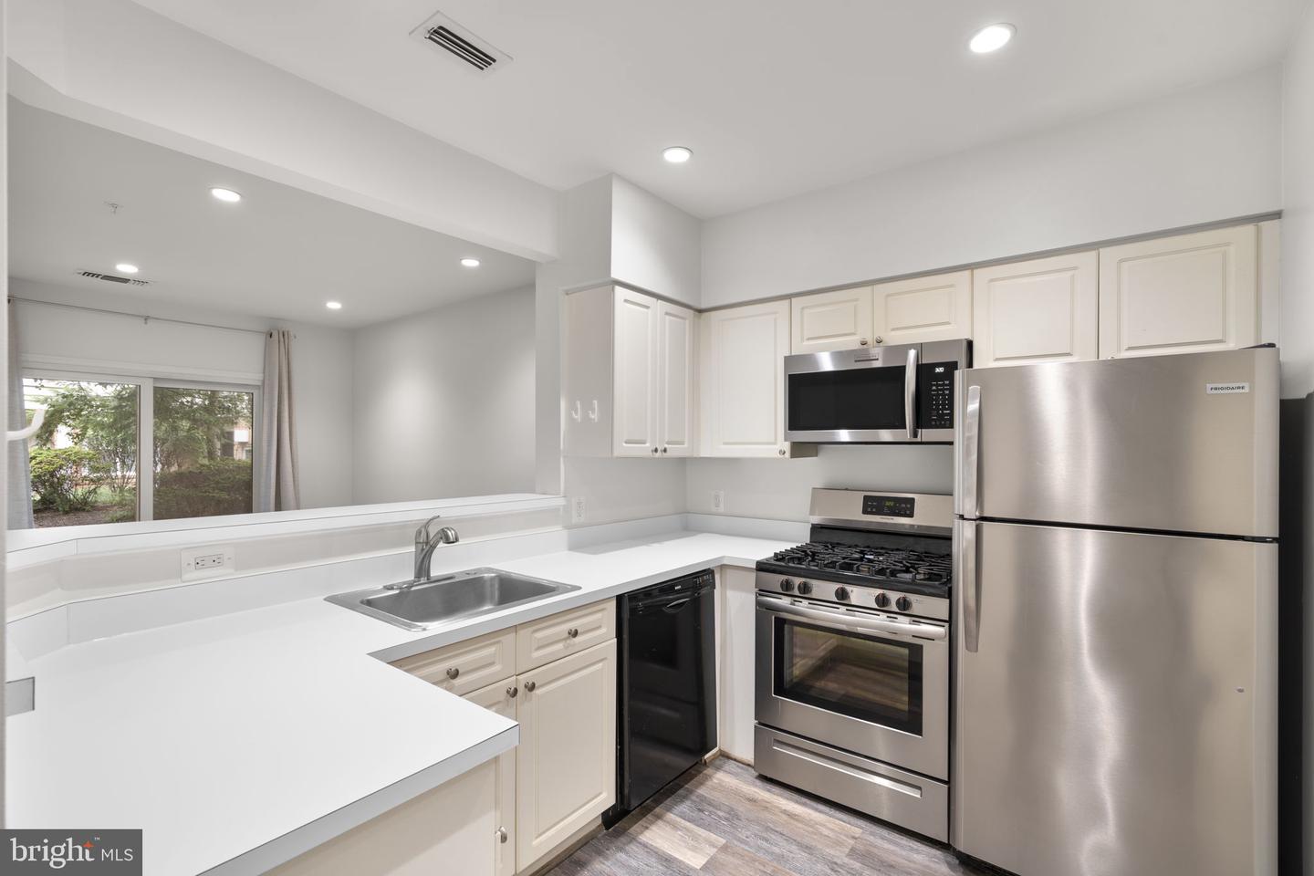 12915 Alton Square #113