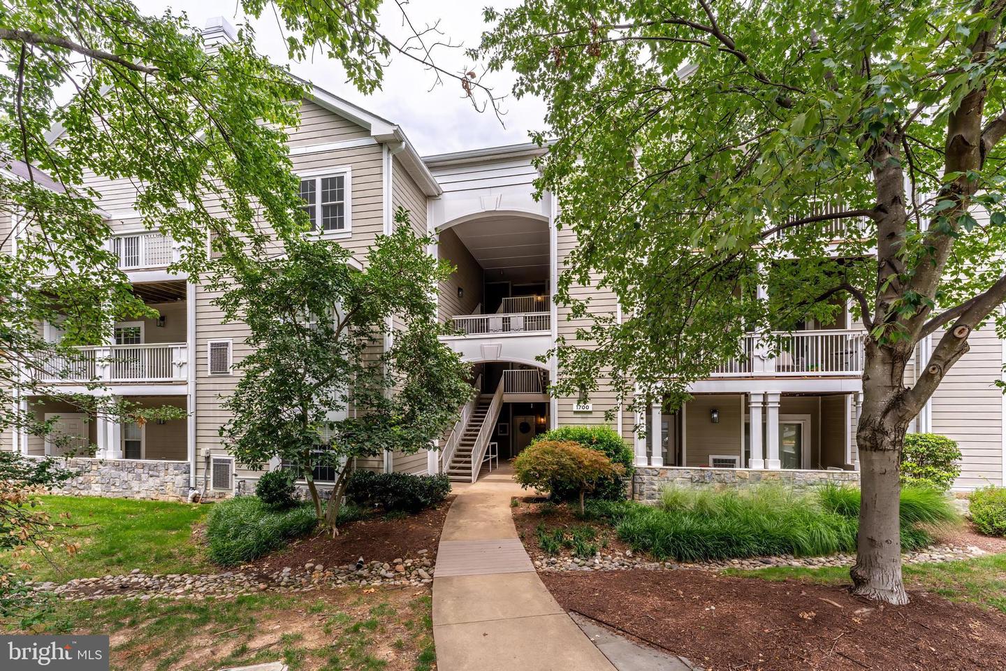 1700 Lake Shore Crest Drive #25