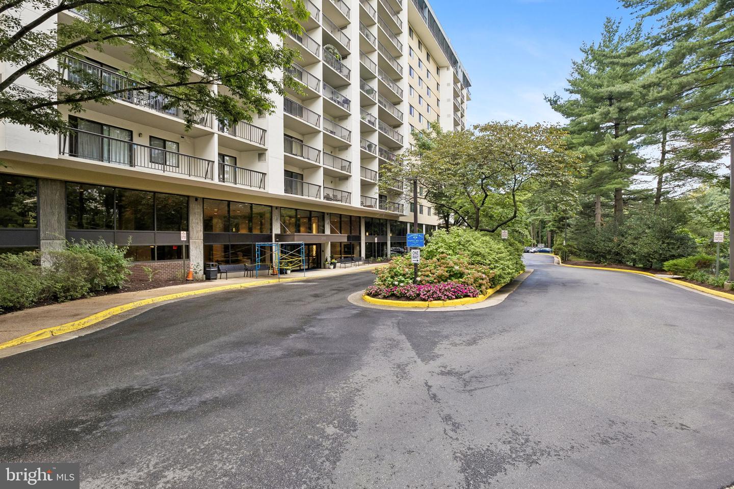 3800 Powell Lane #805