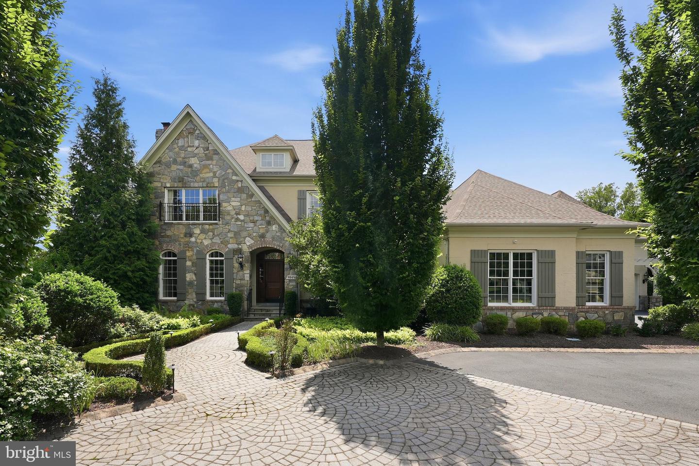 9842 Corsini Court