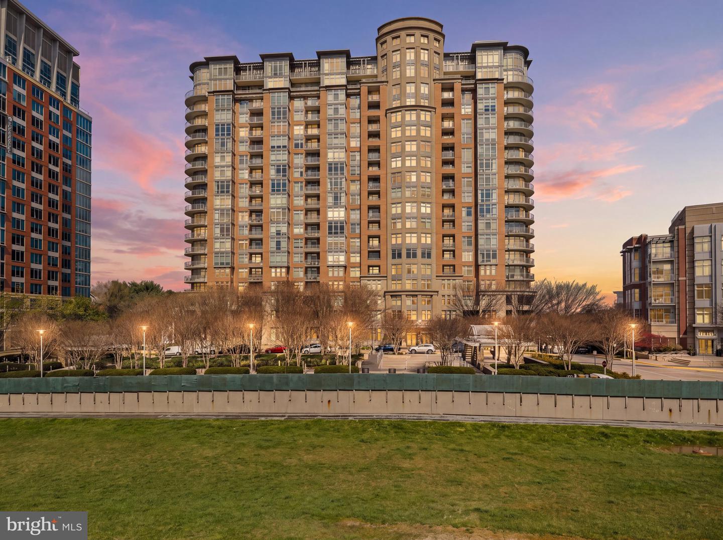 8220 Crestwood Heights Drive #1015