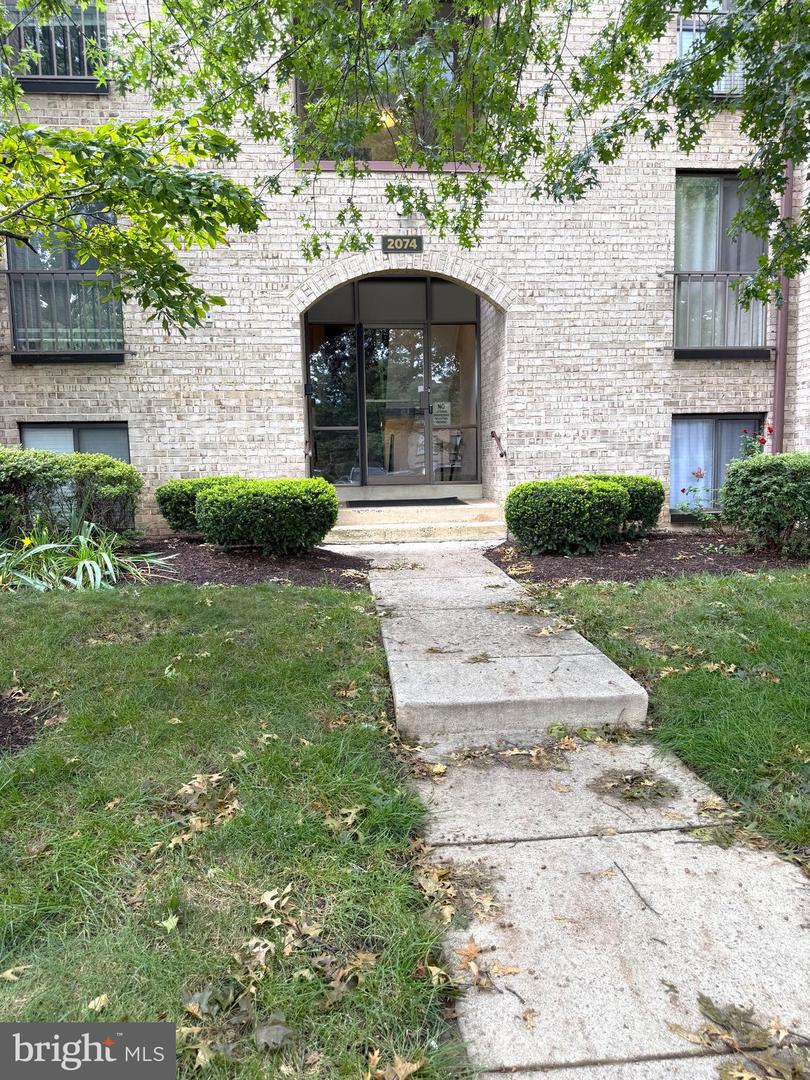 2074 Royal Fern Court #33/22b