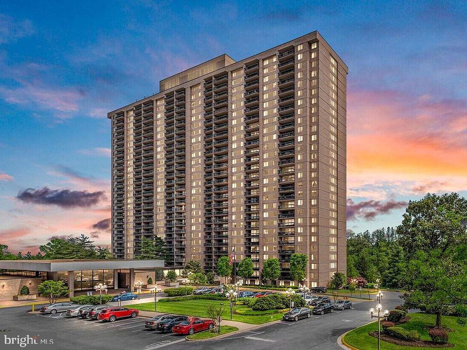3705 S George Mason Drive #1403s