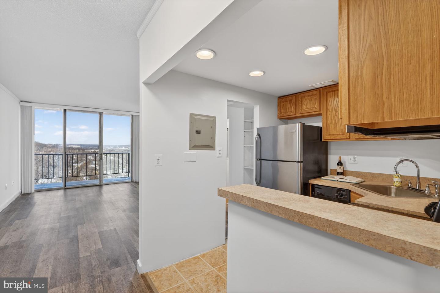 2059 Huntington Avenue #1602