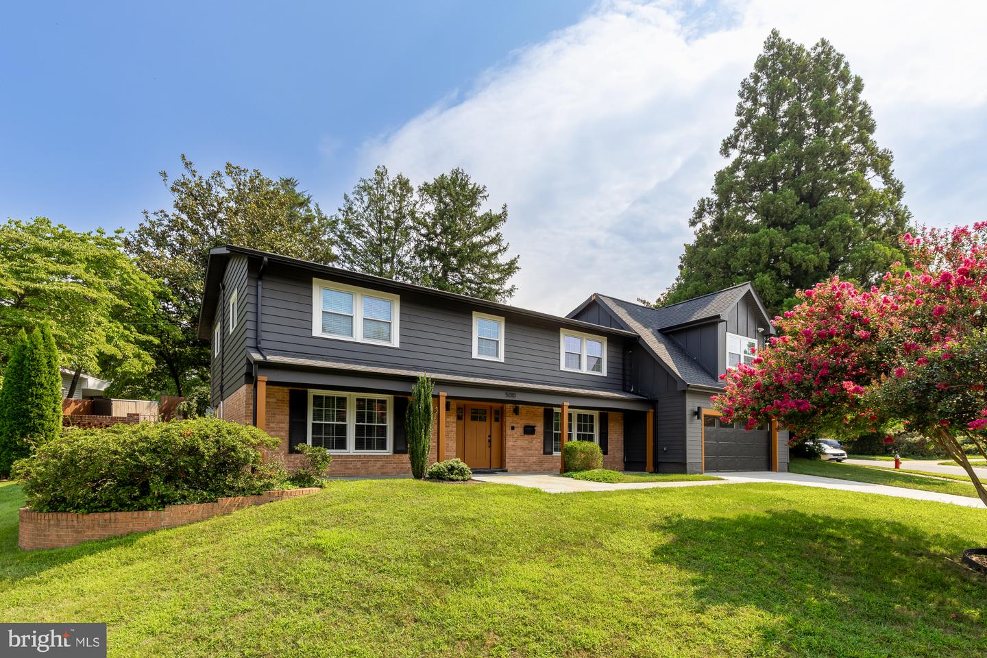 5010 King Richard Drive