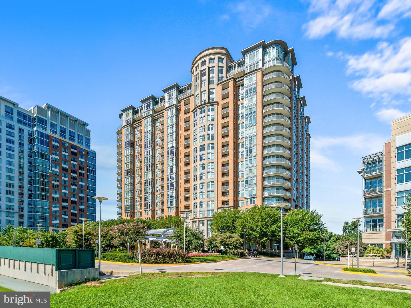 8220 Crestwood Heights Drive #511