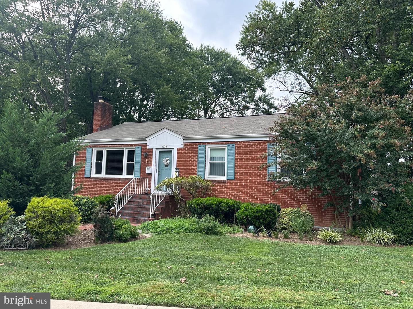 608 Tazewell Road NW