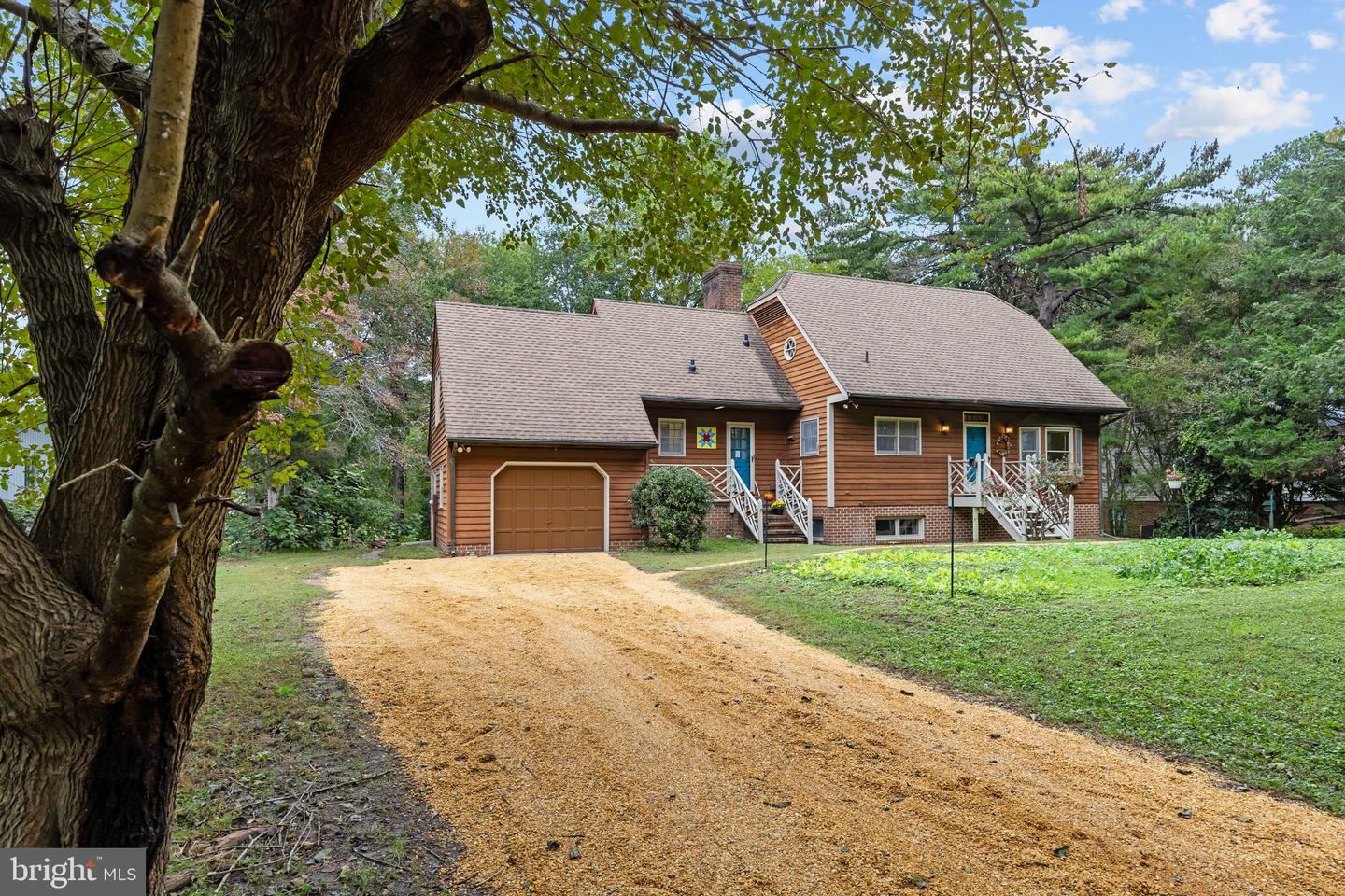6559 Creek Road, Hayes