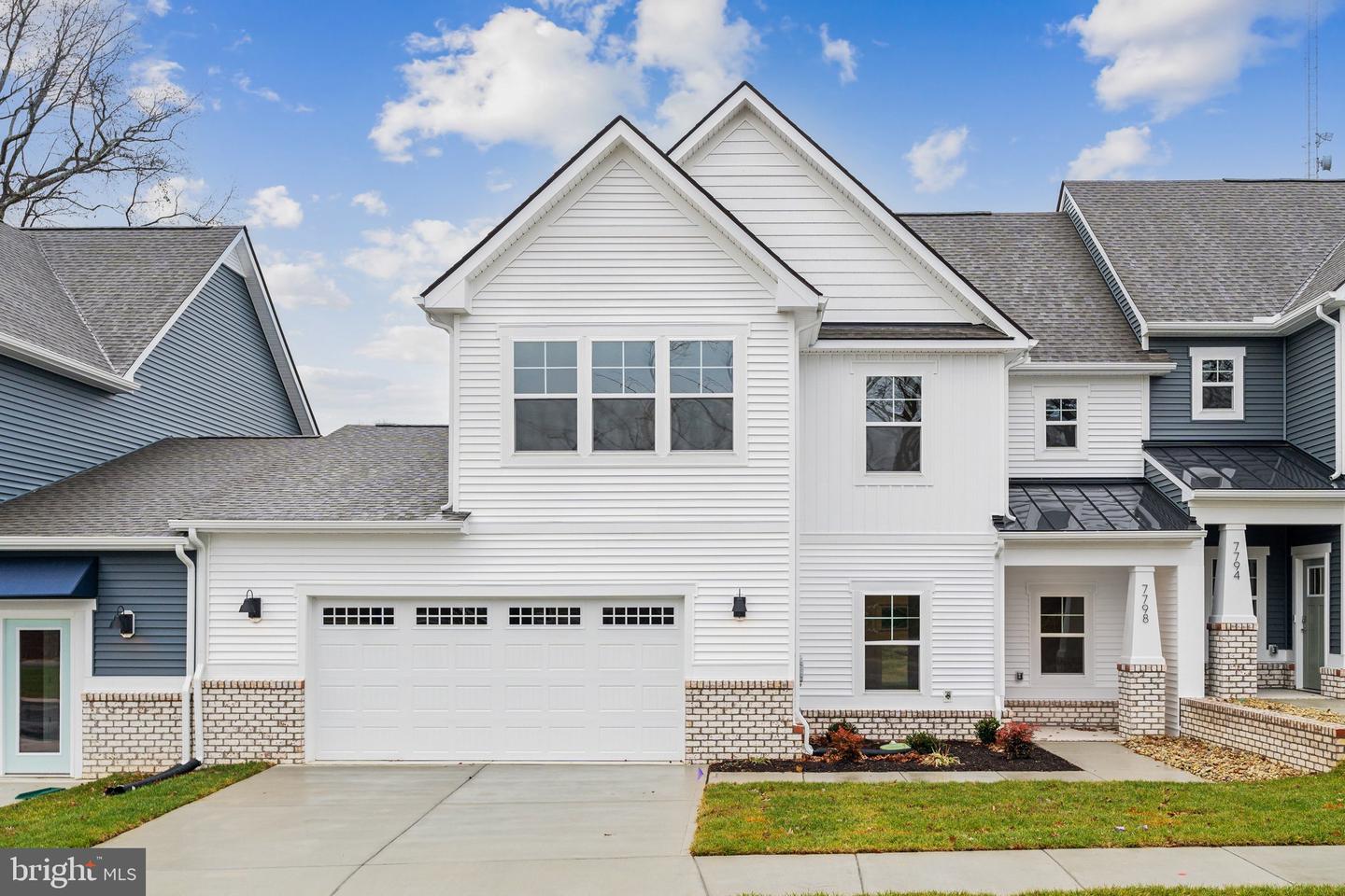 7679 Lloyd Terrace