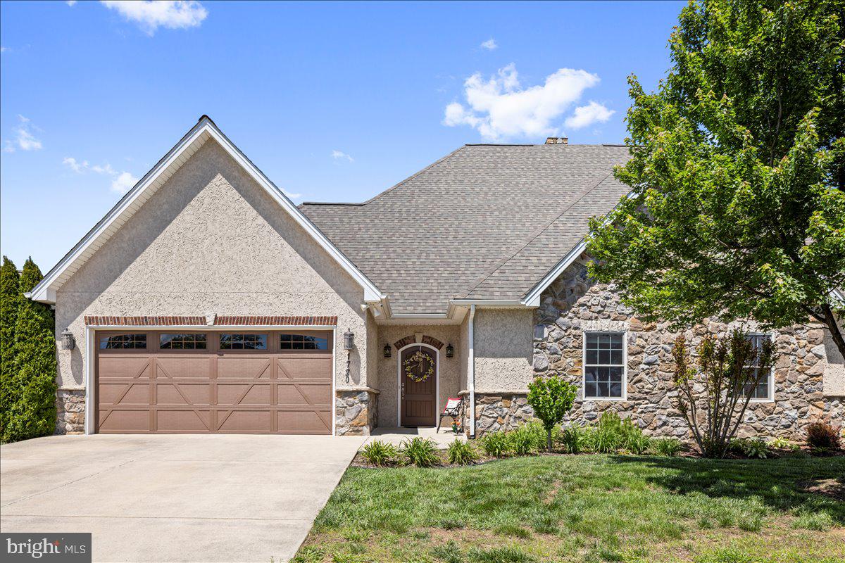 1720 Sherry Ln