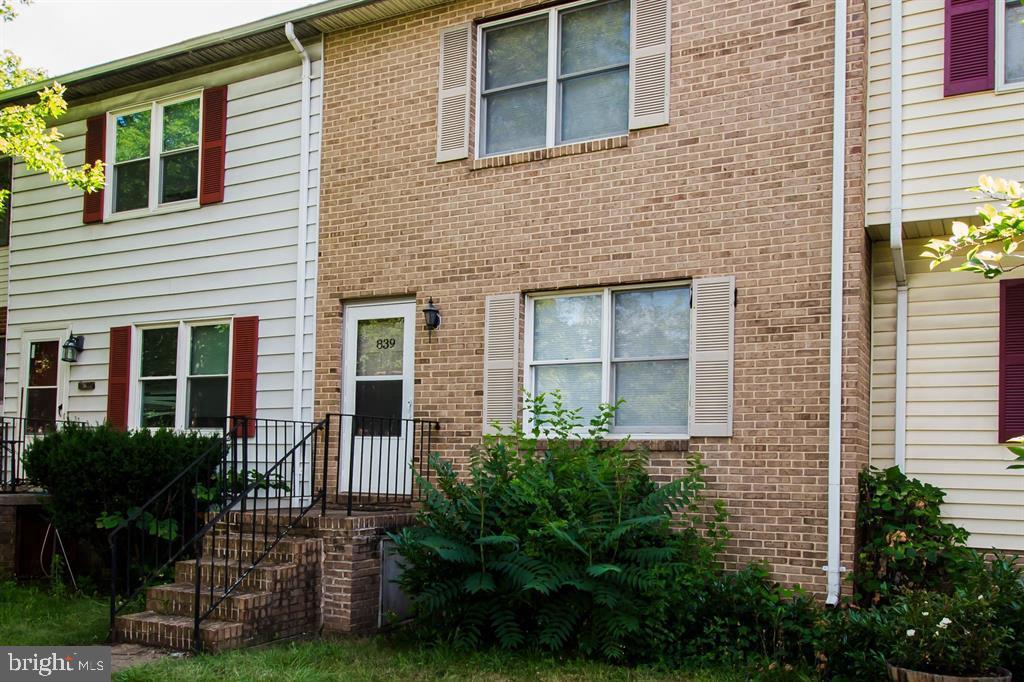 839 Vine Street