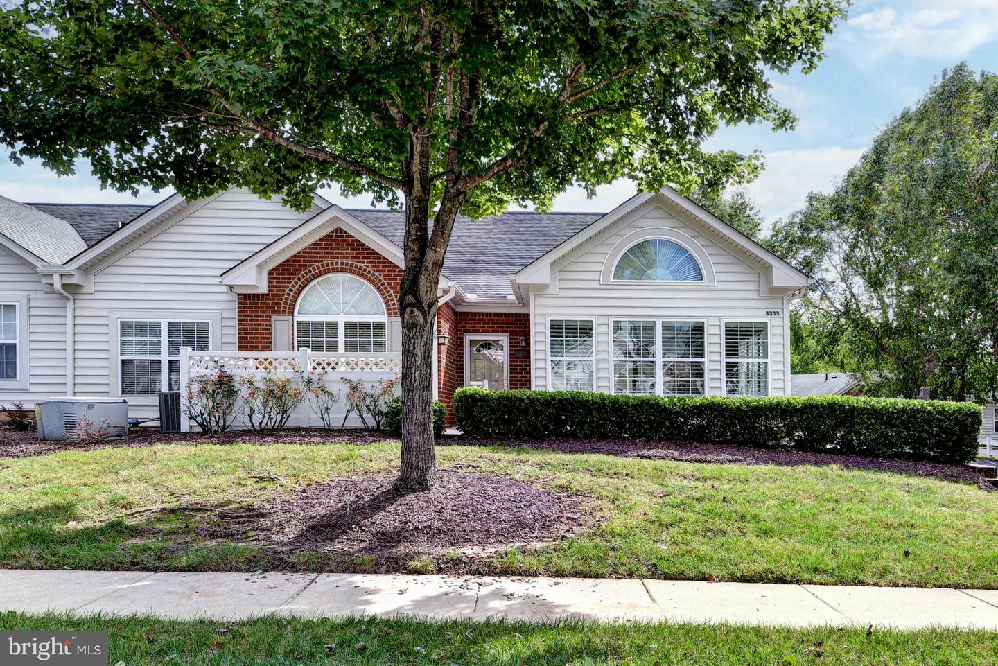 4335 Creek View E, Williamsburg