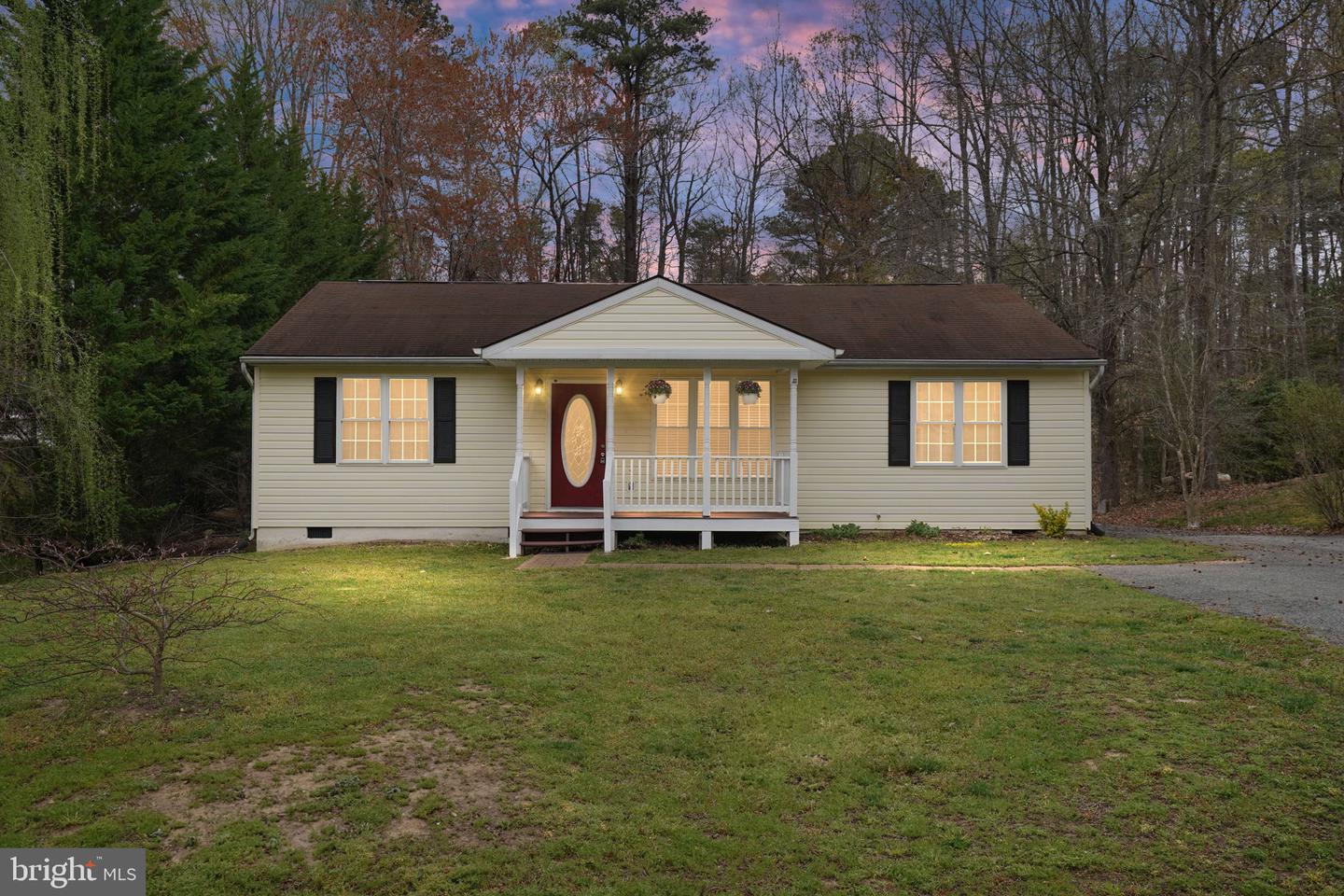 1109 French Court, King George