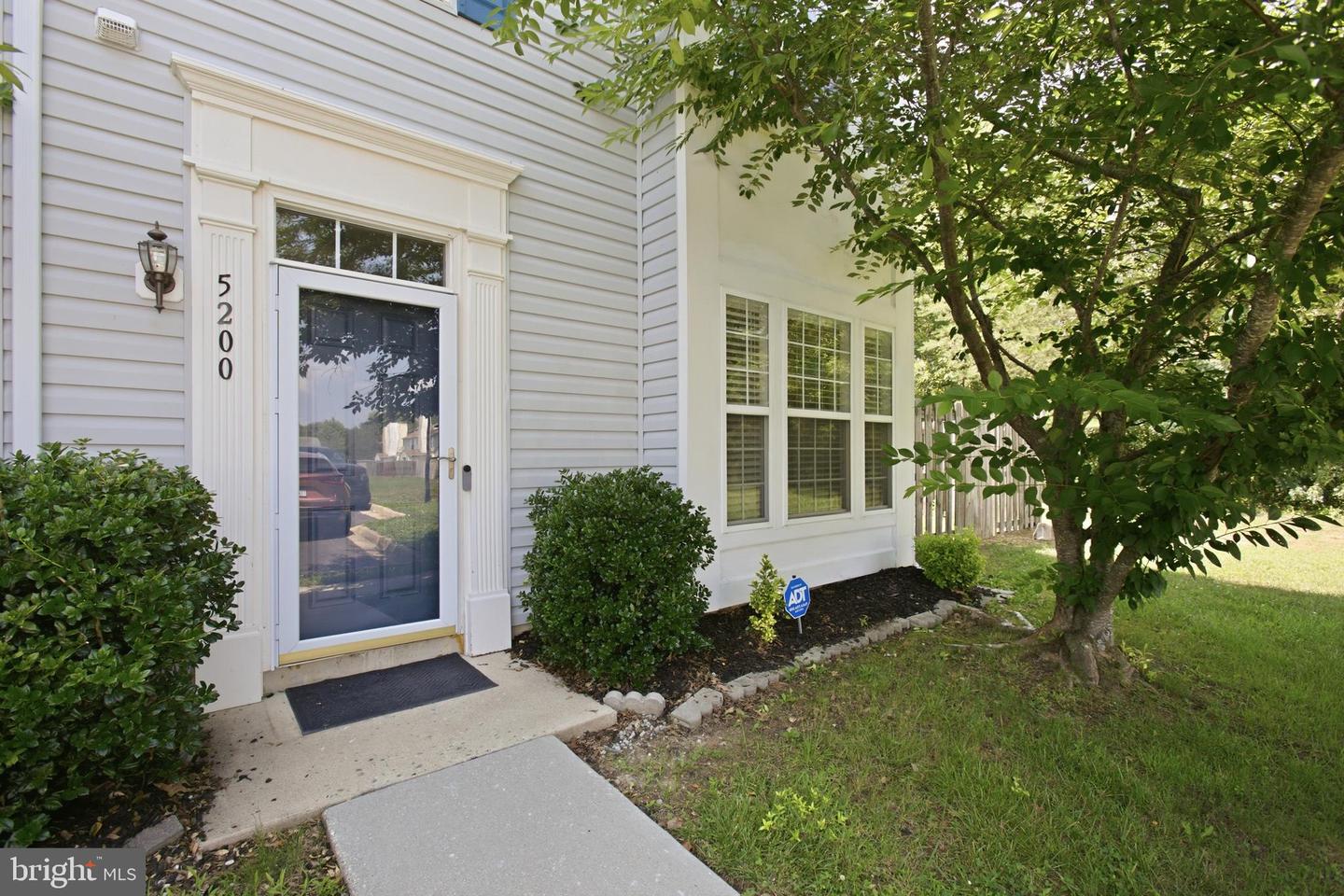 5200 Drakes Court