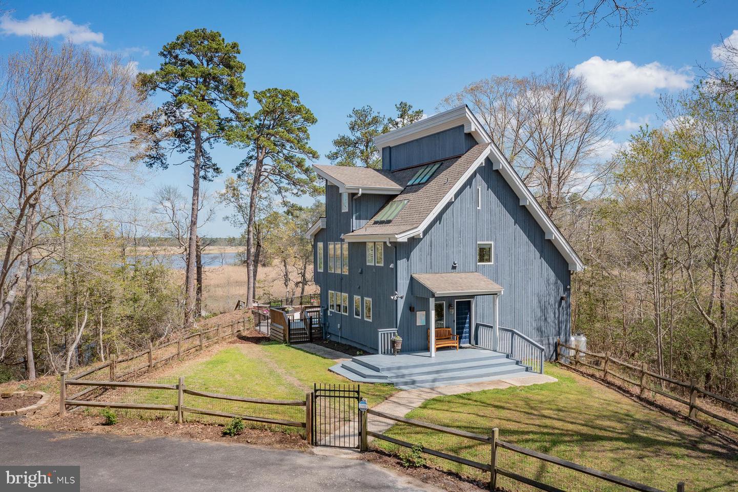 1924 Custis Millpond Rd, West Point