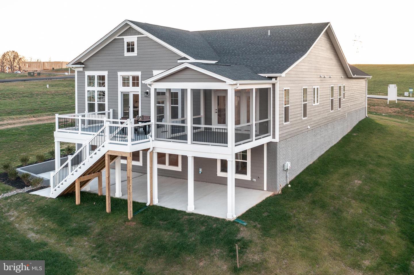 130 Rock Island Ridge, Mineral
