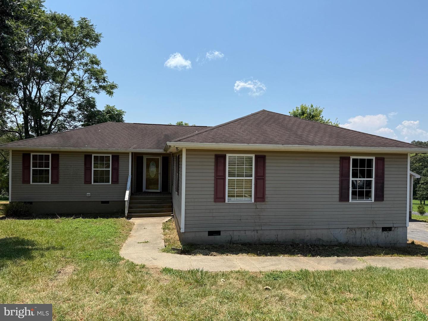 231 Derby Lane, Louisa