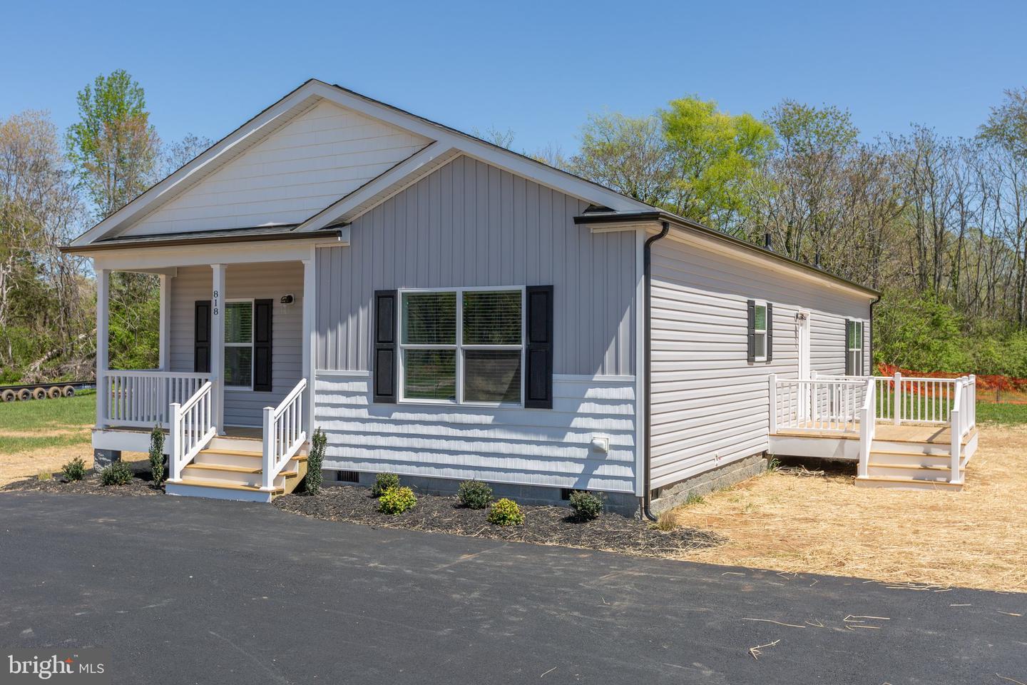 818 Mineral Avenue, Mineral
