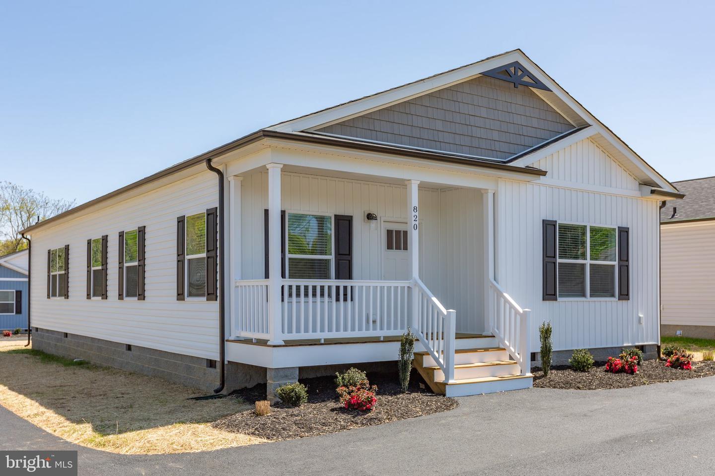 820 Mineral Avenue, Mineral
