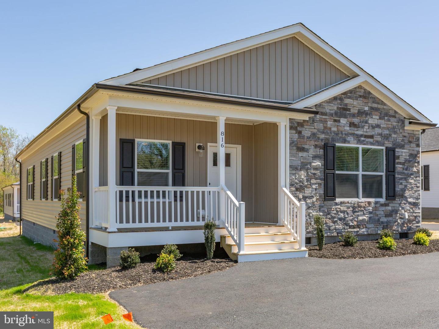 816 Mineral Avenue, Mineral