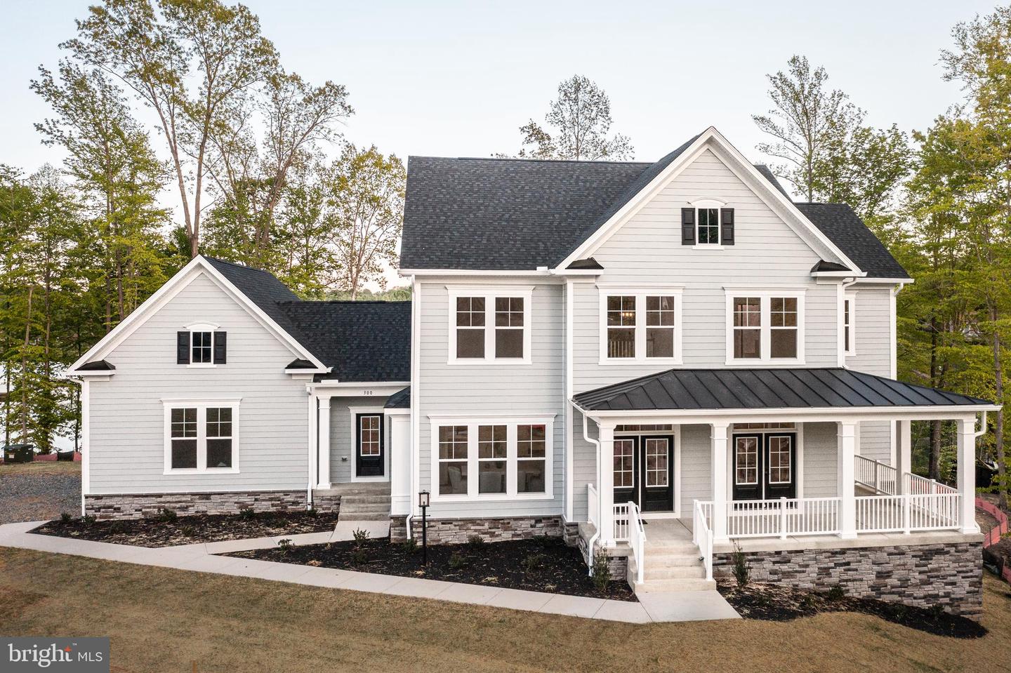 300 Compass Cove