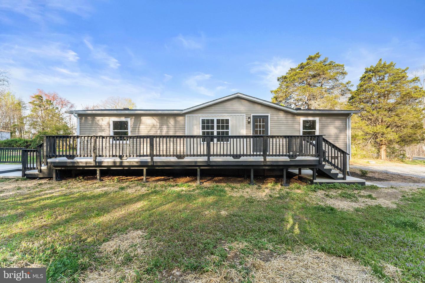3367 Davis Highway, Louisa