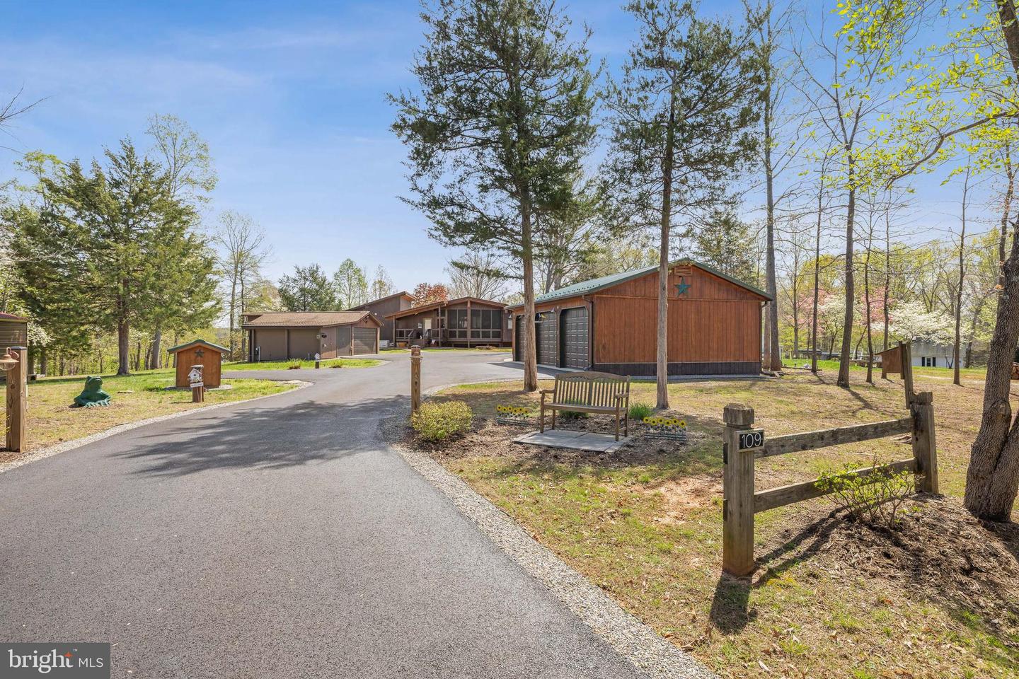 109 White Oak Drive