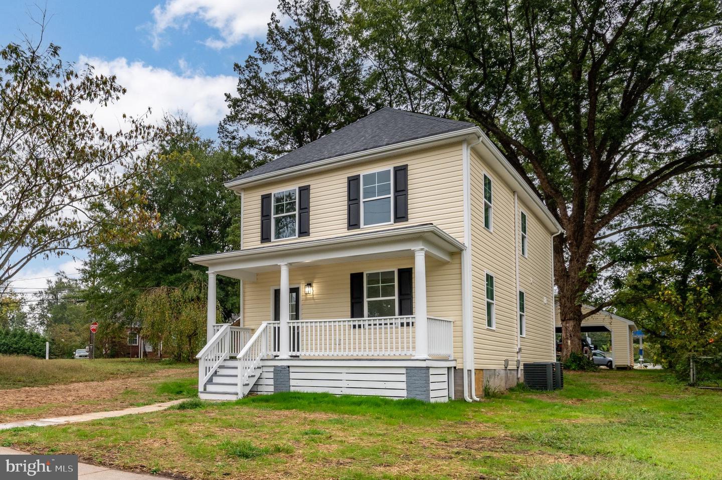 1619 12th Street, Victoria
