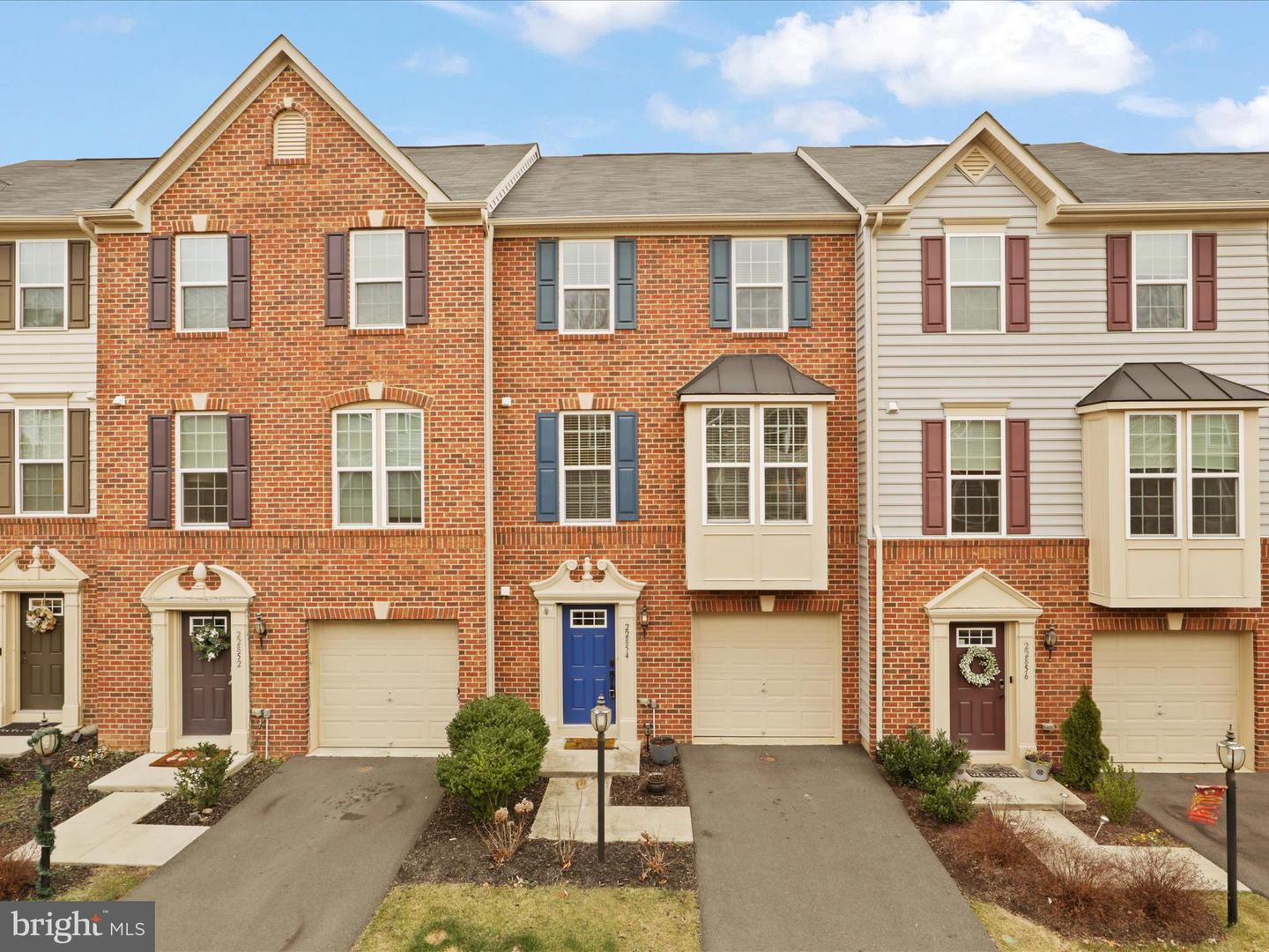 22854 Lacey Oak Terrace, Sterling