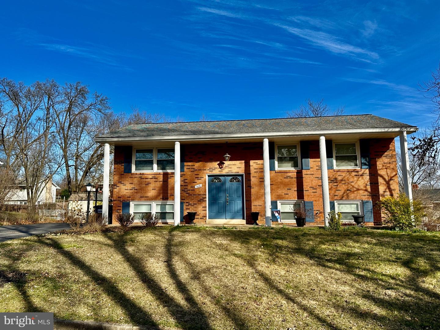 306 Dupont Street, Sterling