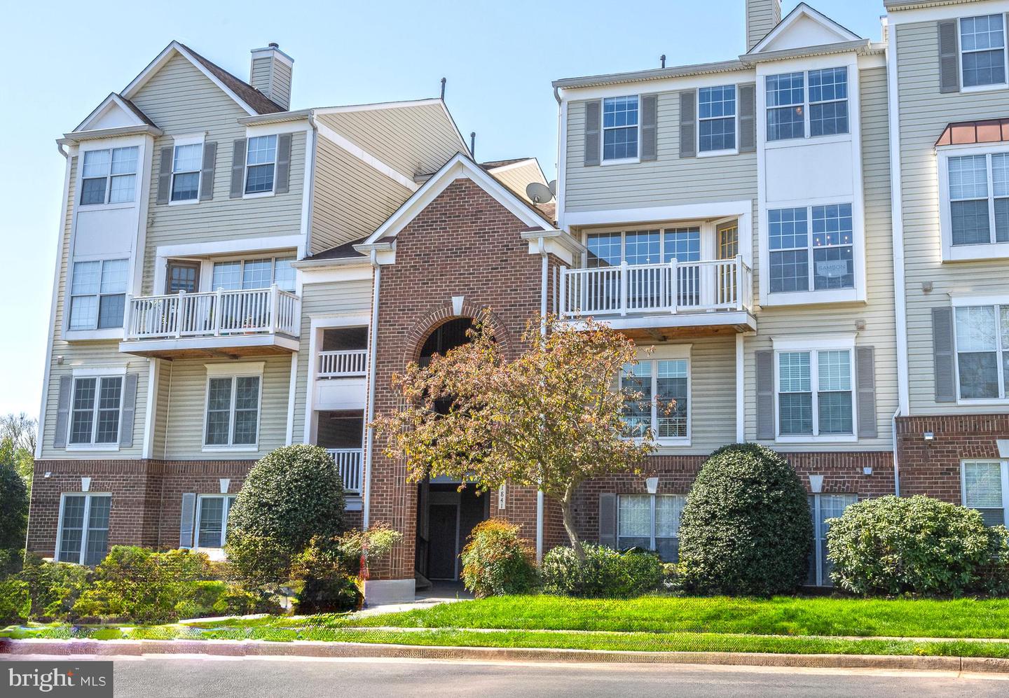 21841 Baldwin Square #301, Sterling