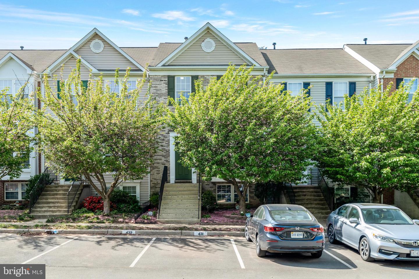 45560 Grand Central Square, Sterling