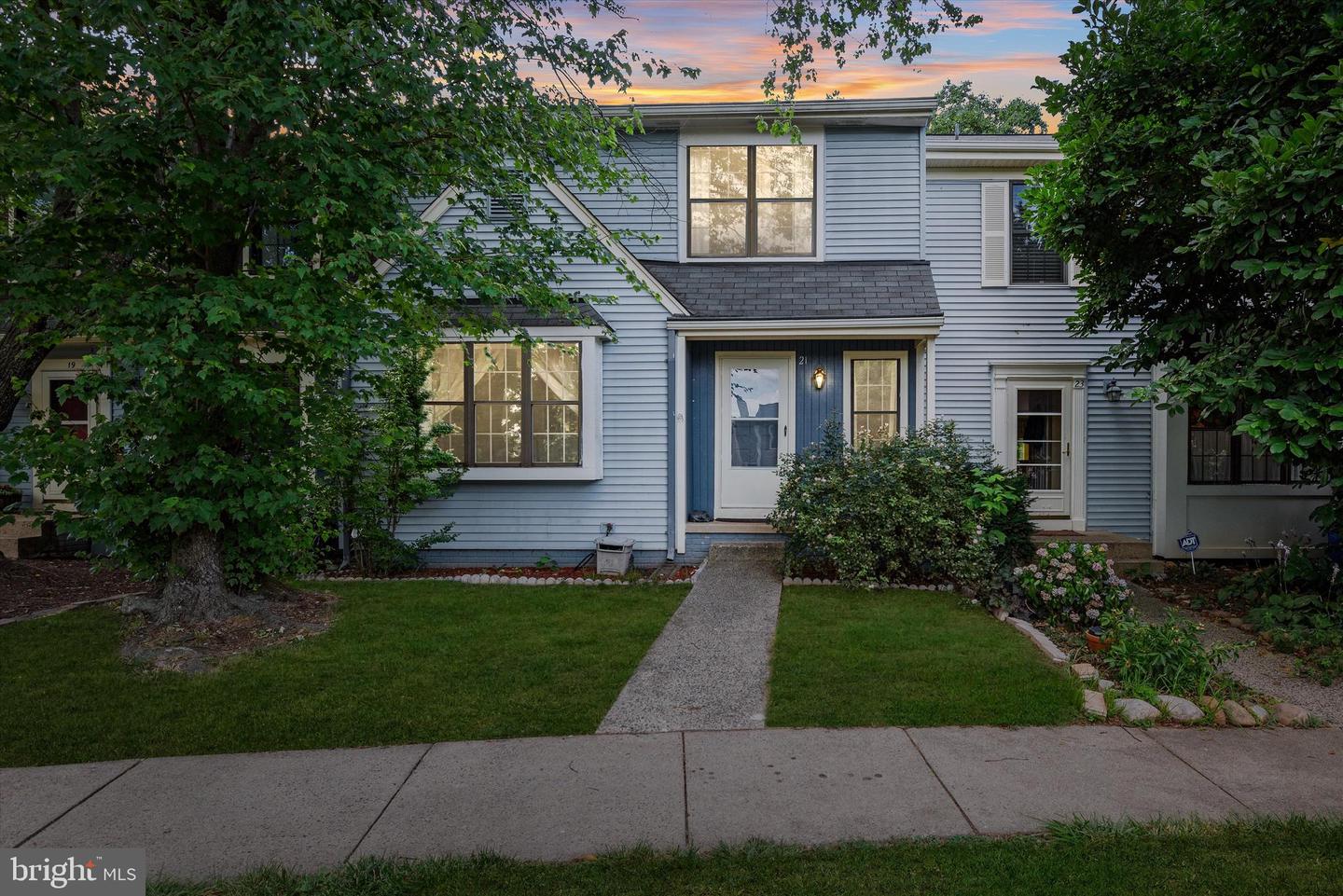 21 Berkeley Court, Sterling