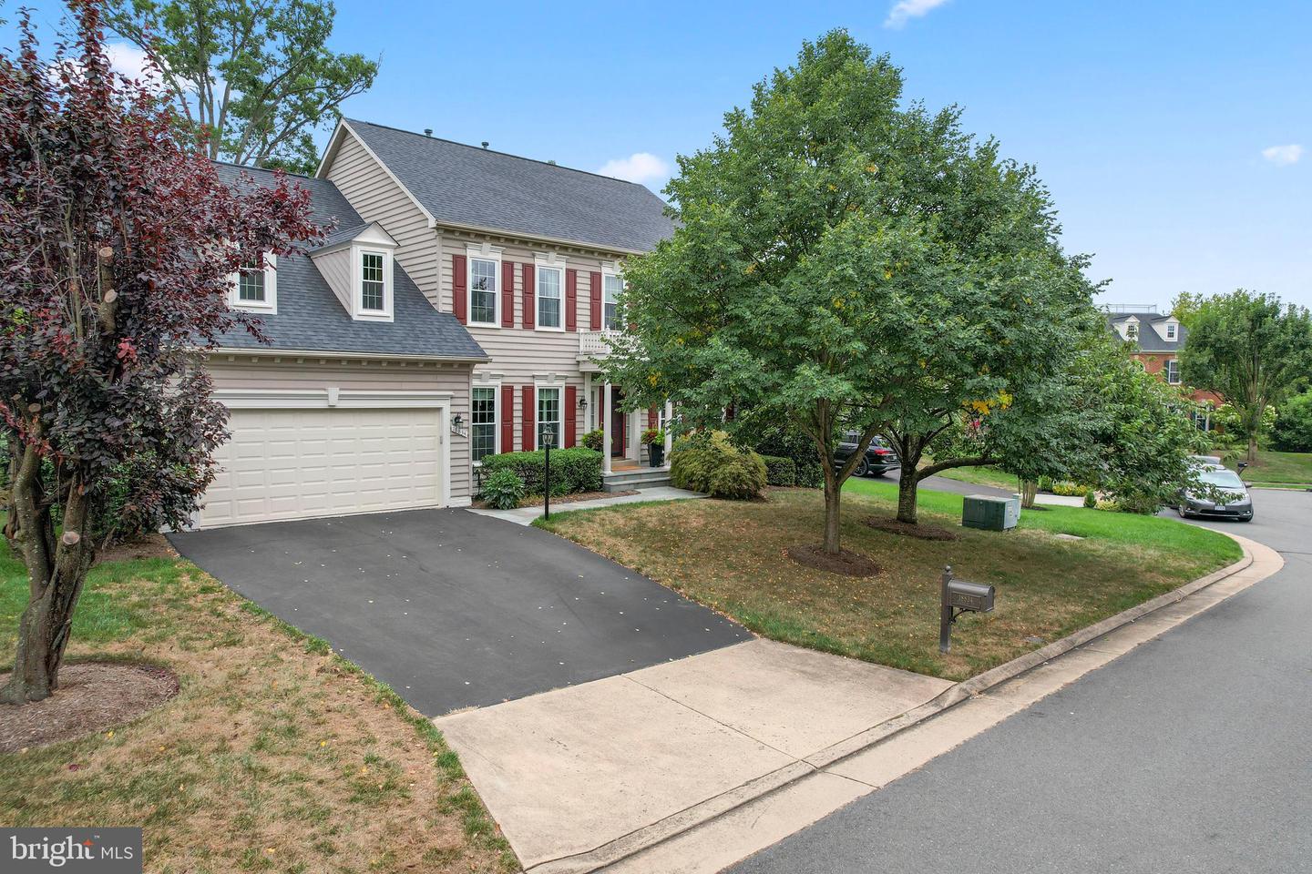 18834 Farnham Court, Leesburg