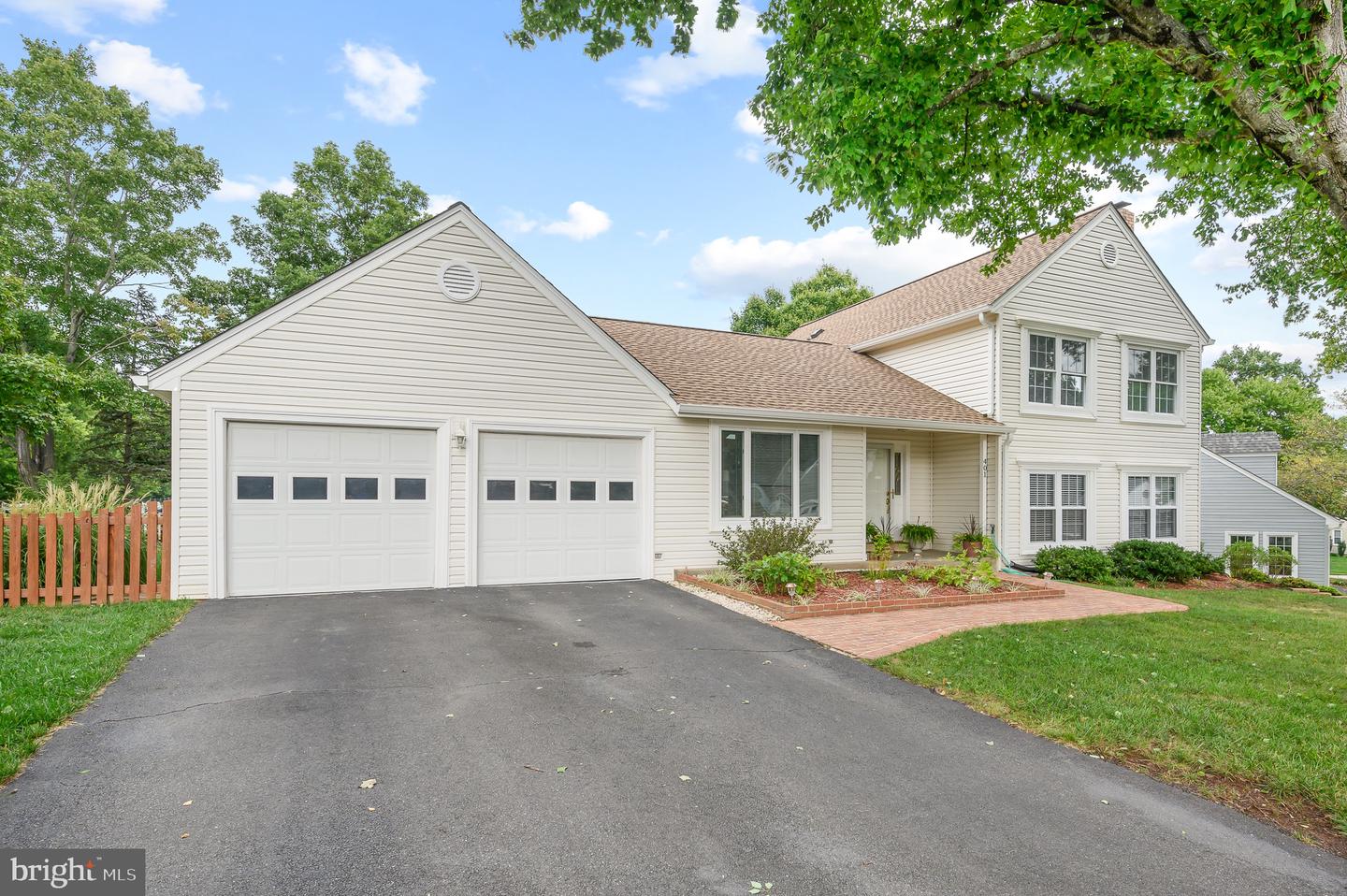 401 Spring Ridge Court, Sterling