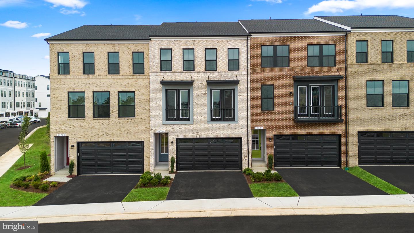 21775 Dollis Hill Terrace, Broadlands
