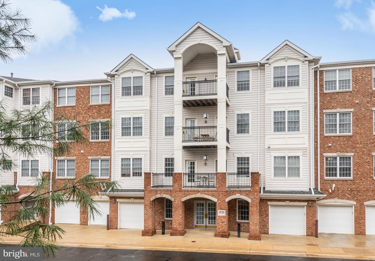 20816 Noble Terrace #208, Sterling