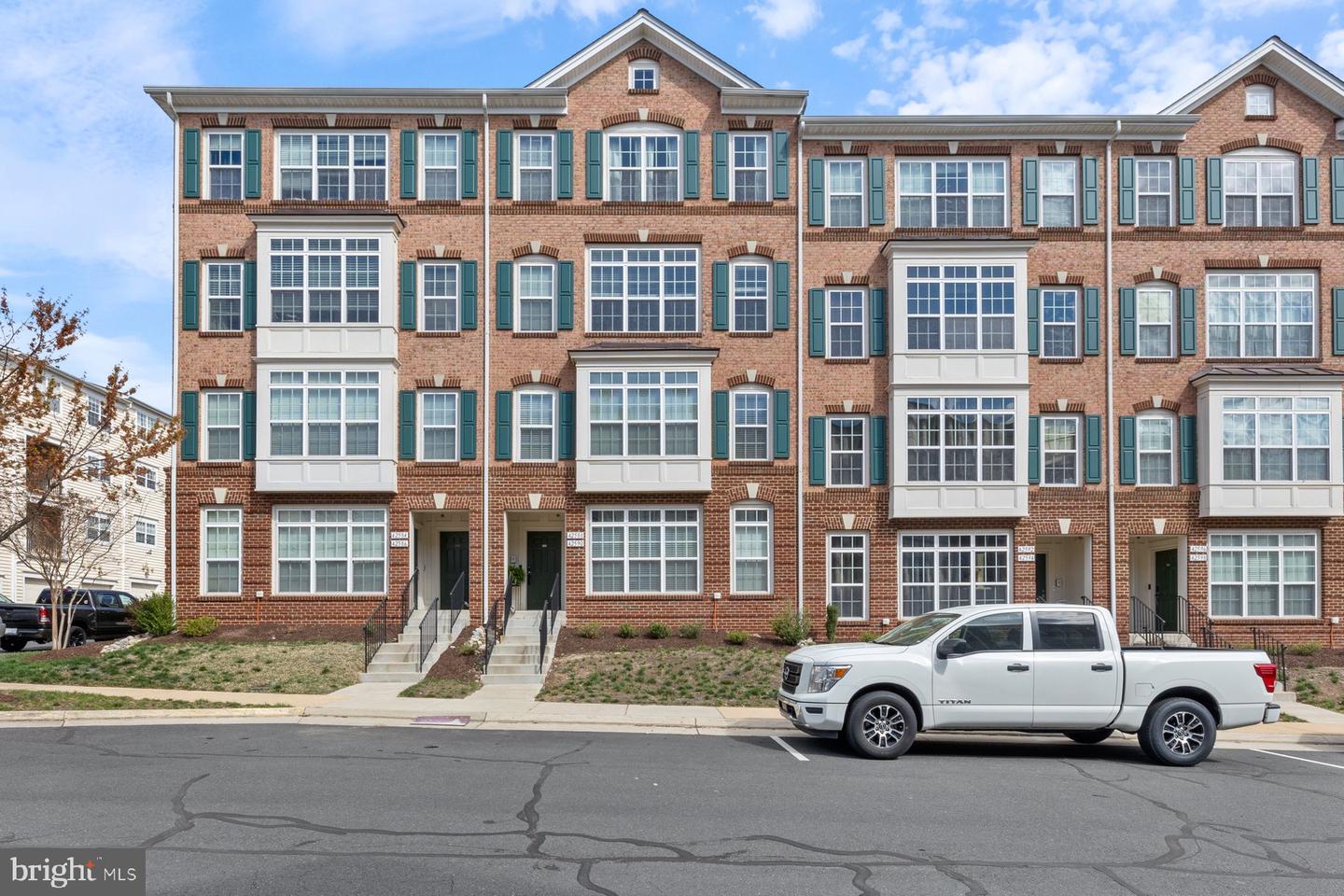 42588 Cardinal Trace Terrace, Brambleton