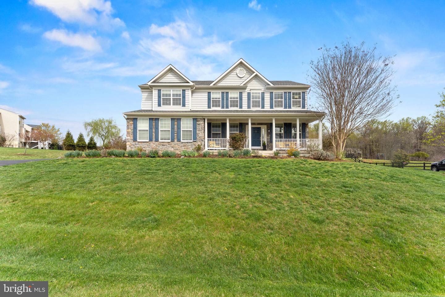 36494 Winding Oak Place, Purcellville